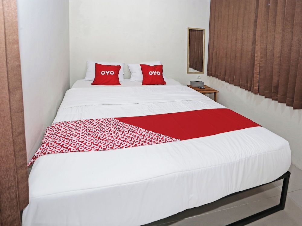 OYO 92717 Tjokro 3 Standard Double Room 4