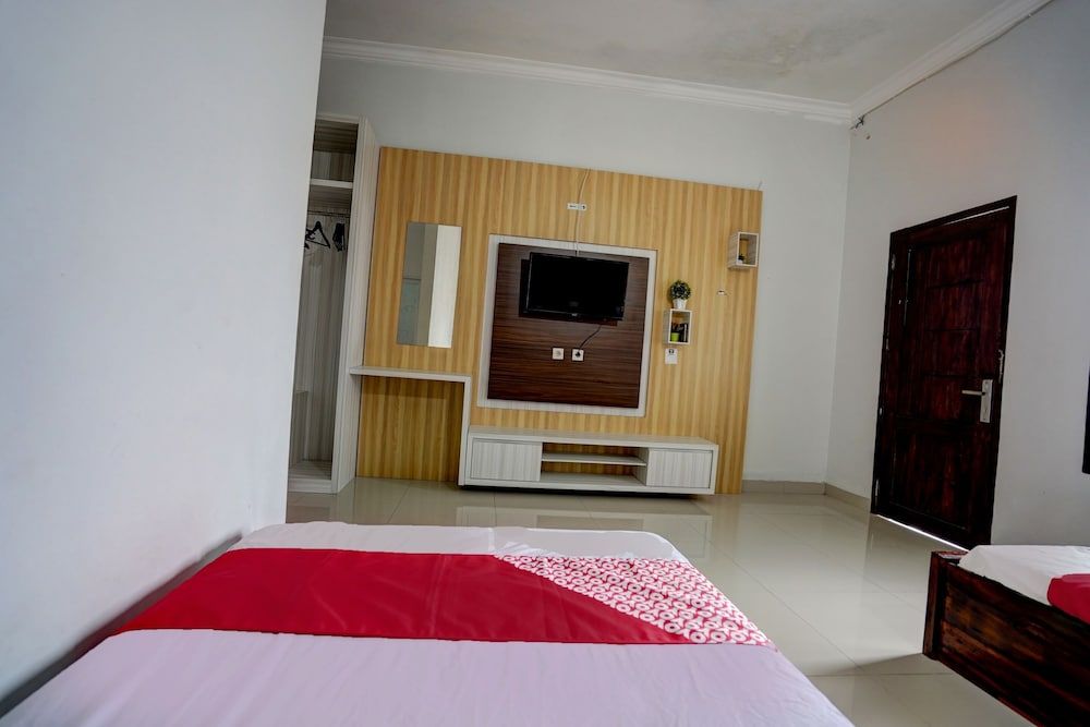 OYO 92907 Miranda Hotel Syariah Standard Double Room 19