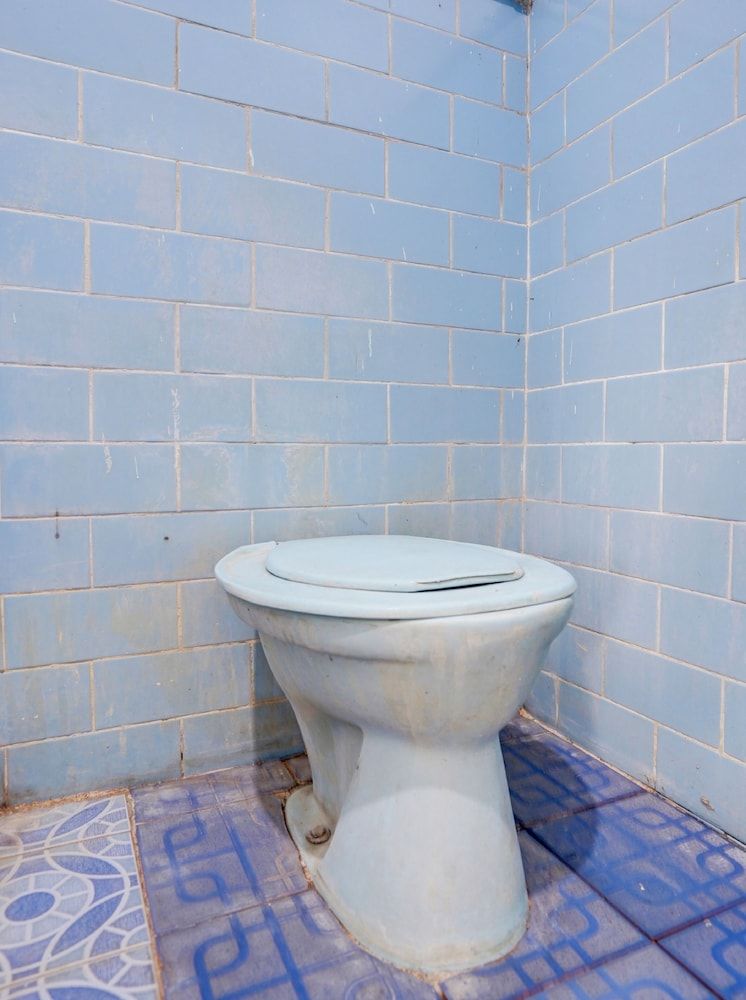 SPOT ON 92876 Homestay Kedamean Double Room 3