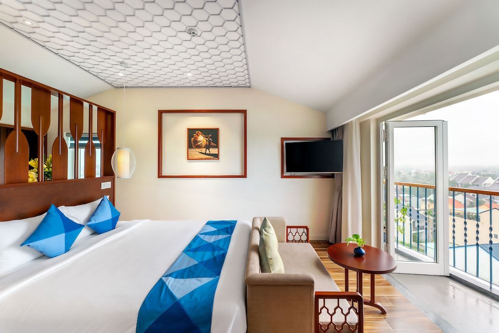Amina Grand Village + 30 minutes massage per stay