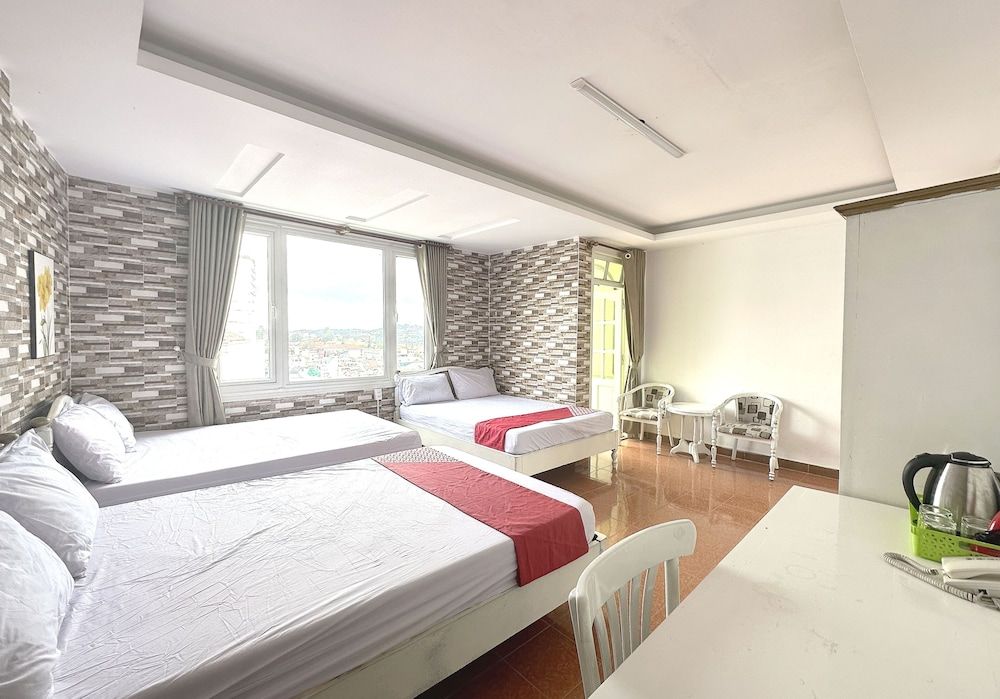 Family Room, Multiple Beds
