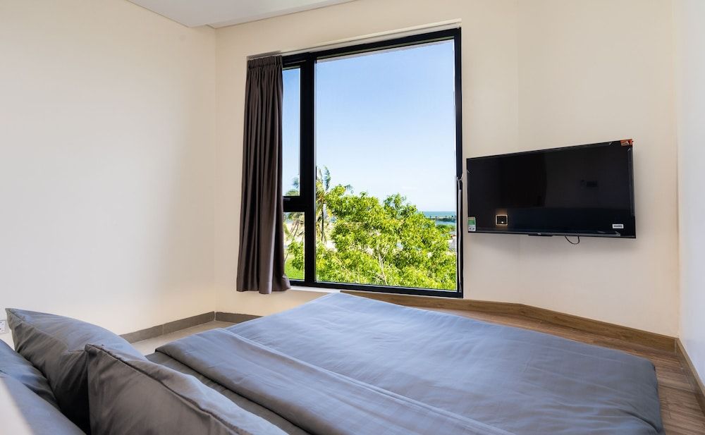 The Rebirth Apartment Binh Chau Ho Tram Deluxe Apartment, 1 King Bed, Pool Access, Sea View 3