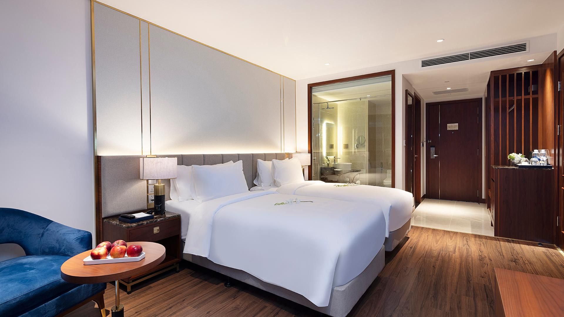 2 Single Beds, Nonsmoking, Deluxe Room, Balcony, Sea View
