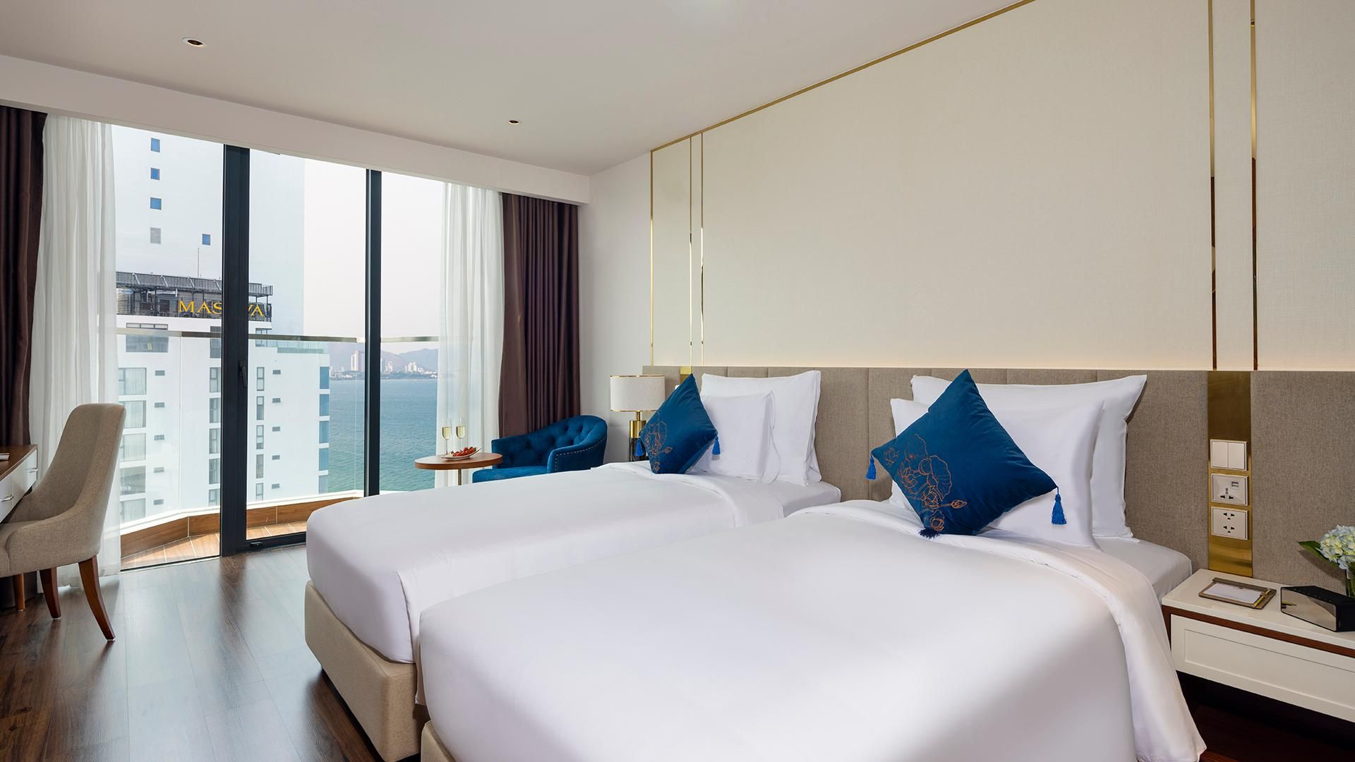 2 Single Beds, Nonsmoking, Superior Room, Balcony, Sea View