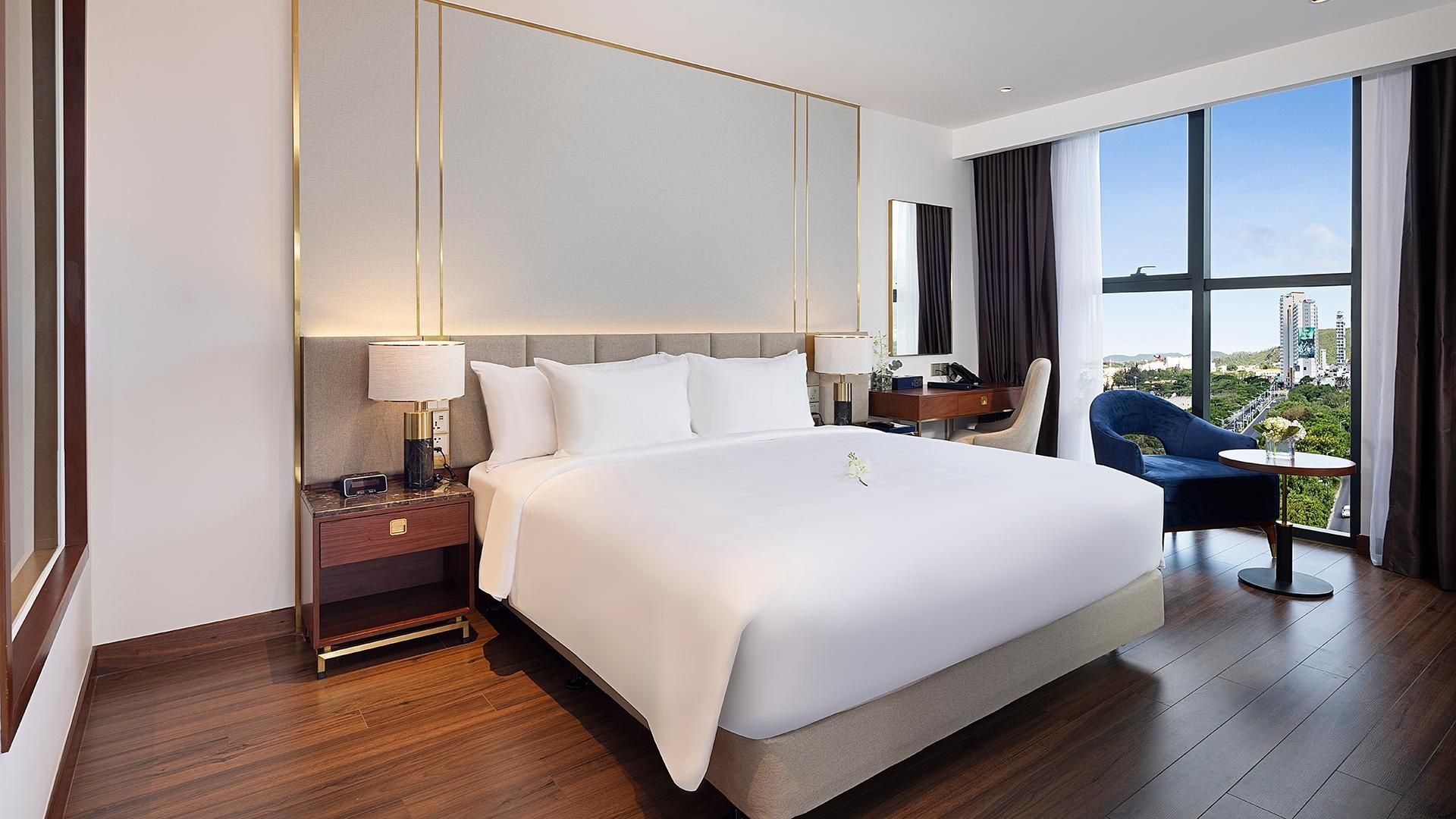 Suite - 2 King Beds, Nonsmoking, Sea View, Balcony