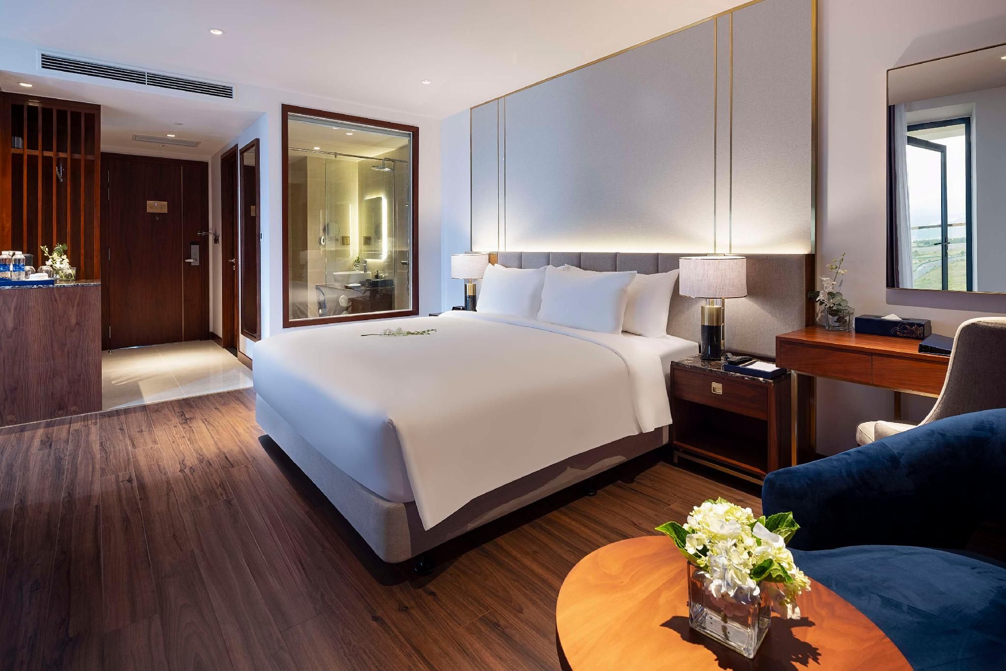 Suite - 2 King Beds, Nonsmoking, Sea View, Balcony