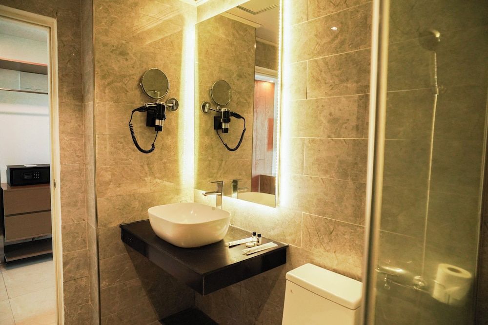 Sunday Hevea Hotel and Resort Deluxe Twin Room 6