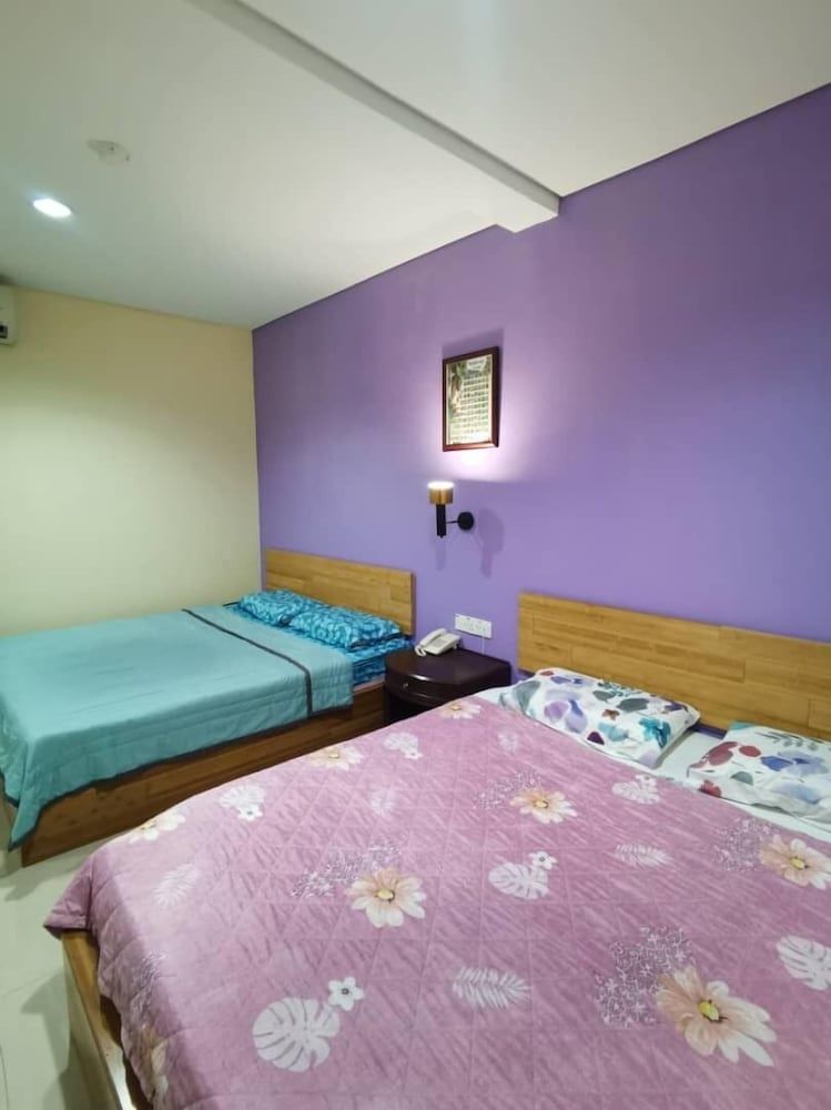 OYO 90883 Pavilion Inn Hotel Executive Suite