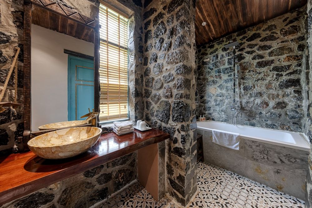 ChezCao Rice Field Ecolodge Ninh Binh Family Room, Mountain View 7