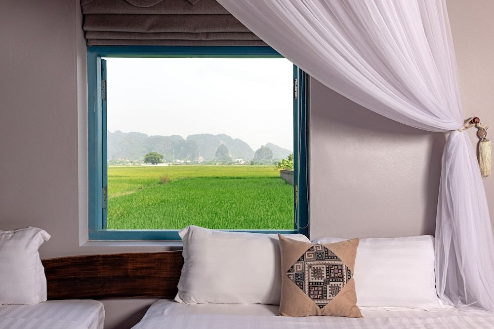ChezCao Rice Field Ecolodge Ninh Binh Family Room, Mountain View