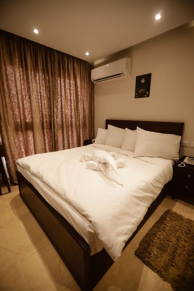 King Khafren View INN Deluxe Room, Mountain View