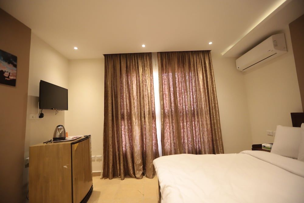 King Khafren View INN Deluxe Room, Mountain View 2