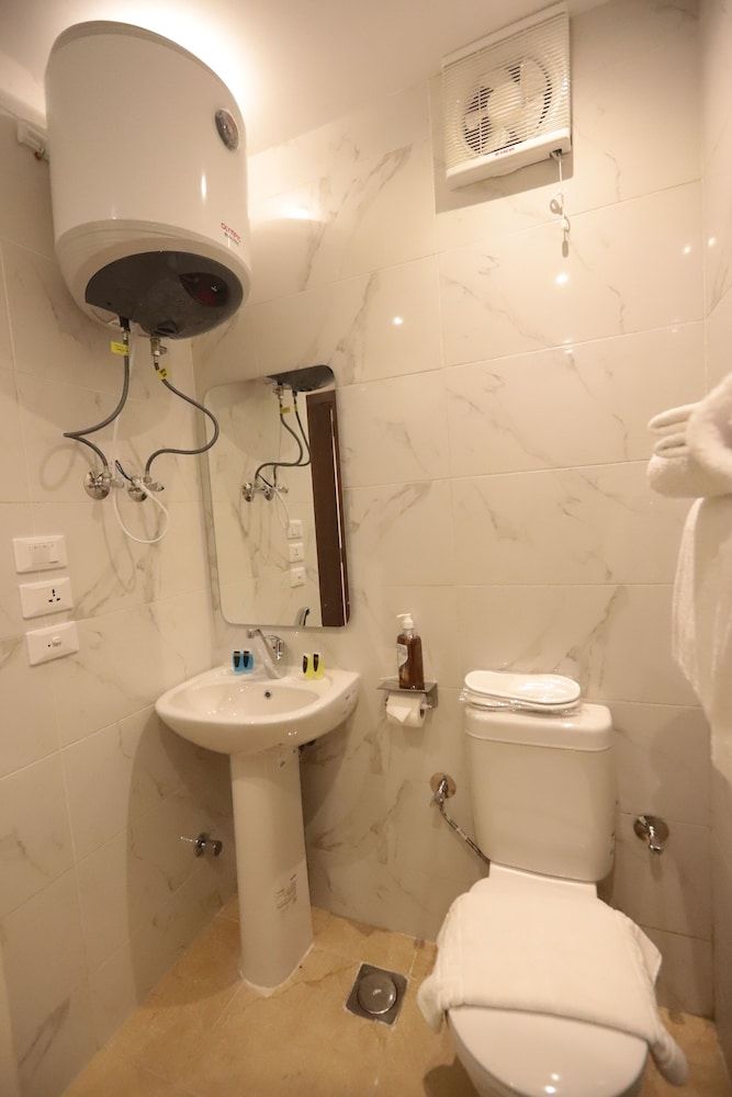 King Khafren View INN Deluxe Room, Mountain View 6