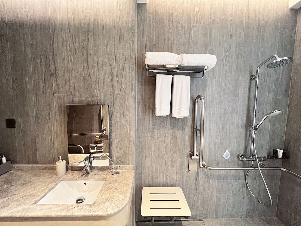 Vignette Collection WM Hotel Hong Kong by IHG Standard Room, 2 Twin Beds, Accessible 2