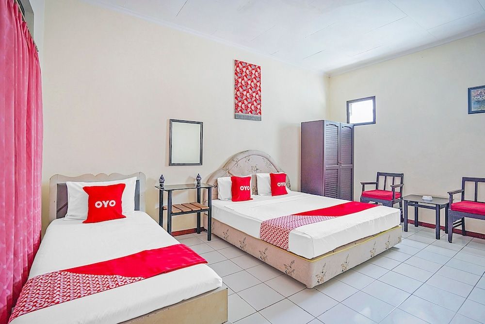 OYO 90132 Lie Mas Hotel Family Suite 6