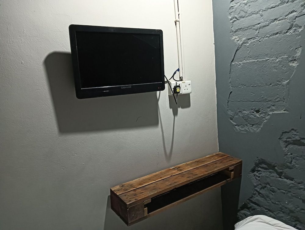 OYO 90863 Hi Inn 2 Double Room 5