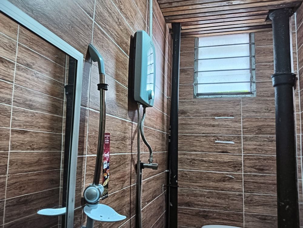 OYO 90863 Hi Inn 2 Standard Double Room 6