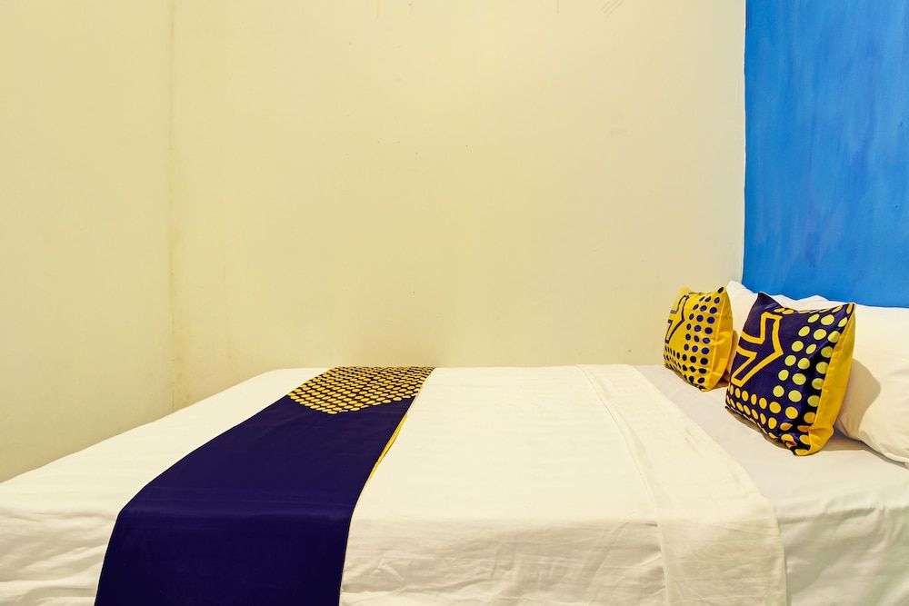 SPOT ON 92531 Pacar Guesthouse Economy Double Room 3