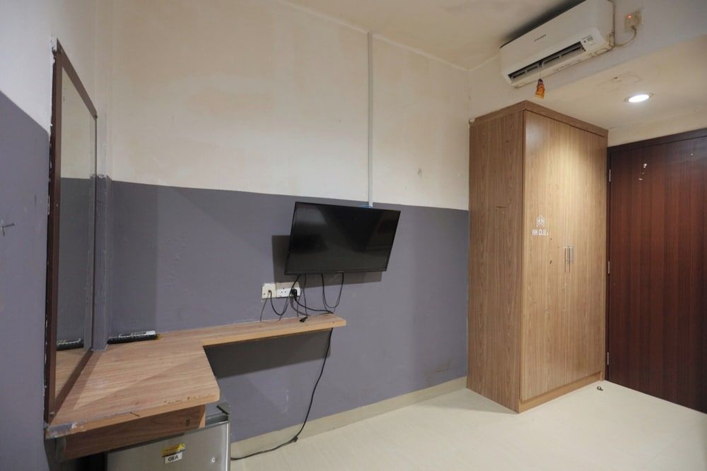 OYO 92988 City Room Standard Double Room 17