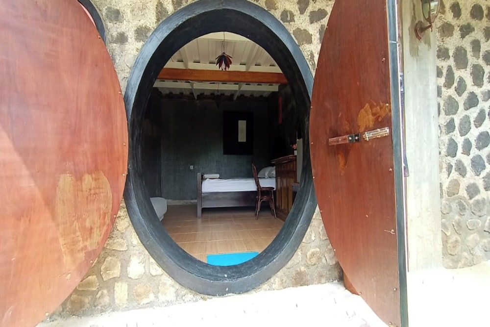 Capital O 3359 Pondok Wisata Jaden Trawas Mojokerto Family Suite 3