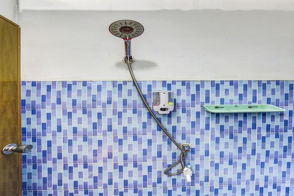 SPOT ON 90744  Alika Homestay Economy Double Room 10