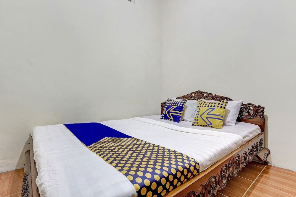 SPOT ON 90744  Alika Homestay Economy Double Room 3