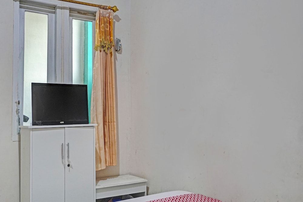 OYO Life 92684 Kost Mutiara Nirwana Standard Double Room 9