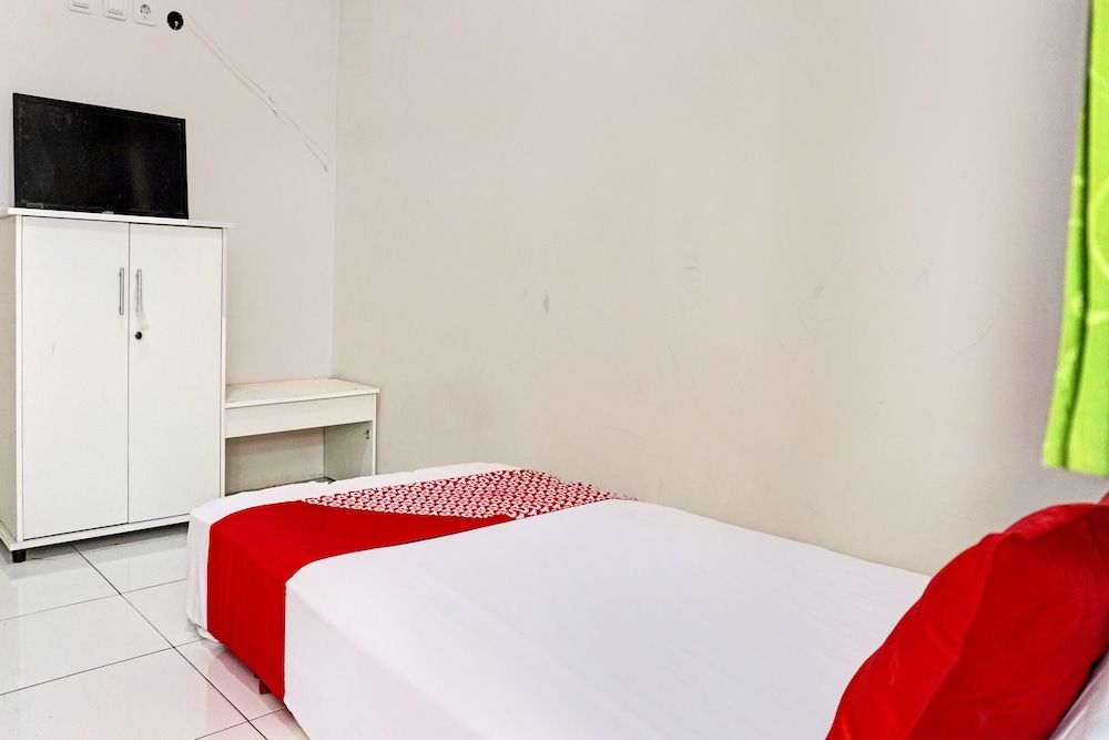 OYO Life 92684 Kost Mutiara Nirwana Standard Double Room 5