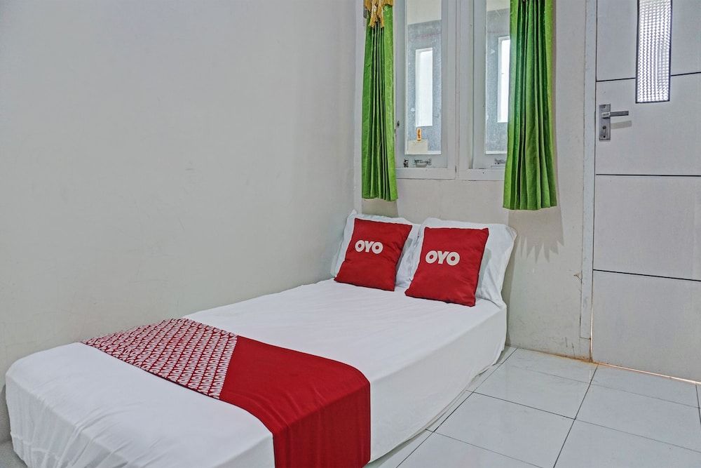 OYO Life 92684 Kost Mutiara Nirwana Standard Double Room 2