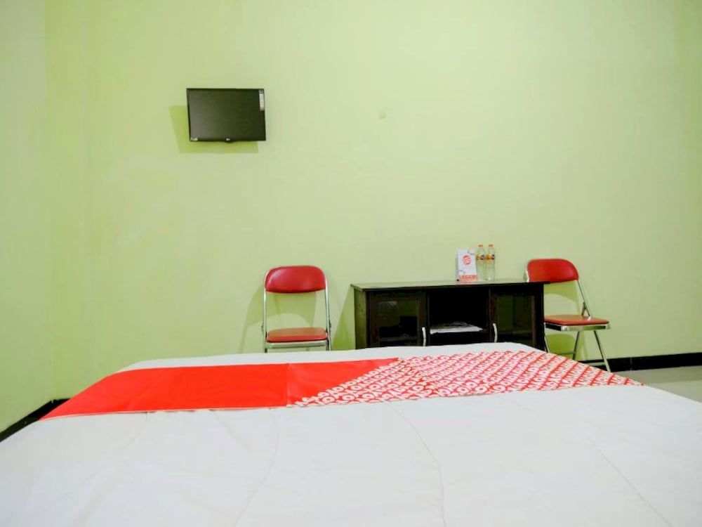 OYO Life 2508 Alba Suites Homestay Syariah Senior Double Room 2