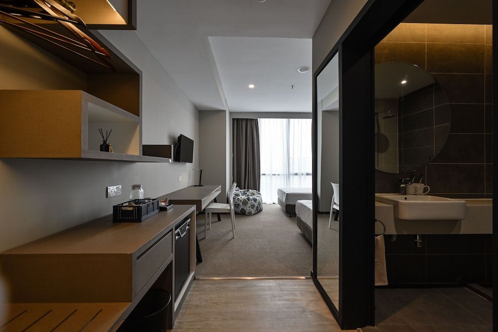 Asaya Damansara Comfort Twin Room, 2 Twin Beds, City View 4