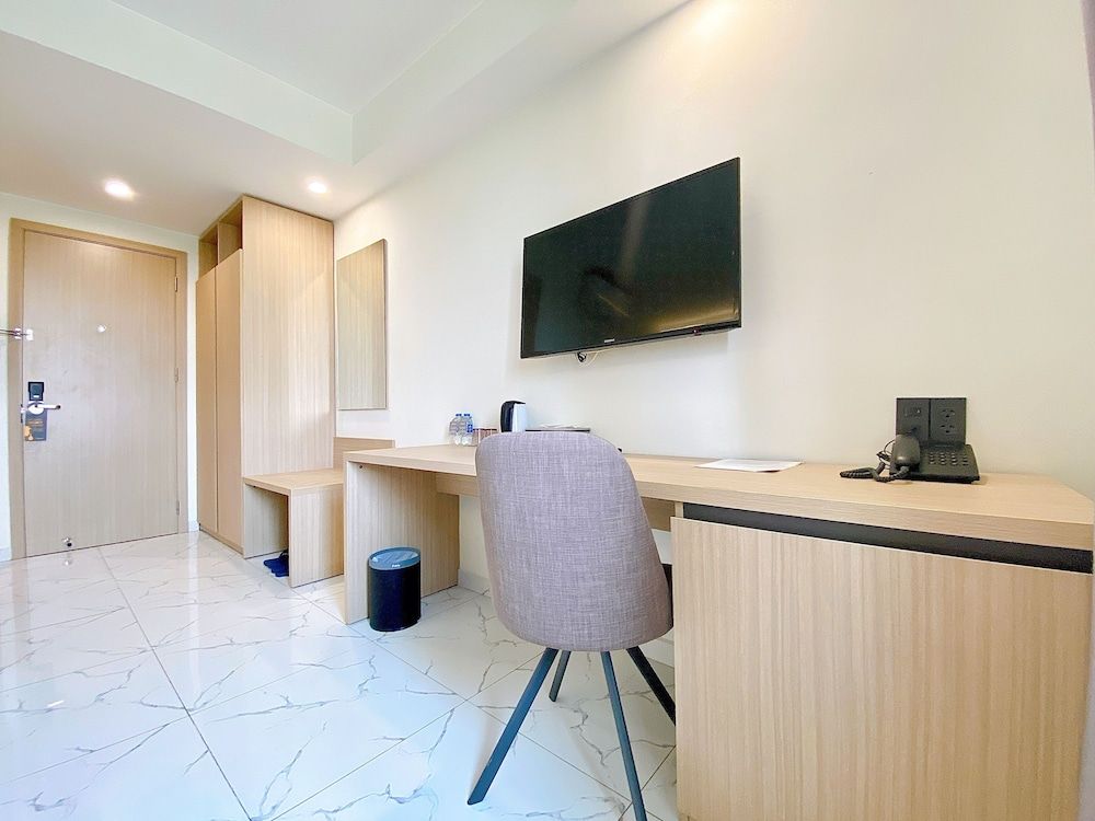 The Luxe Hotel - Chau Doc Standard Double Room, 1 Queen Bed, City View 8