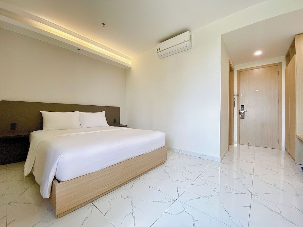 The Luxe Hotel - Chau Doc Standard Double Room, 1 Queen Bed, City View 4