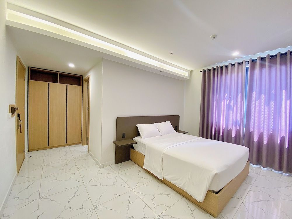 The Luxe Hotel - Chau Doc Deluxe Double Room, 1 Queen Bed, City View 4