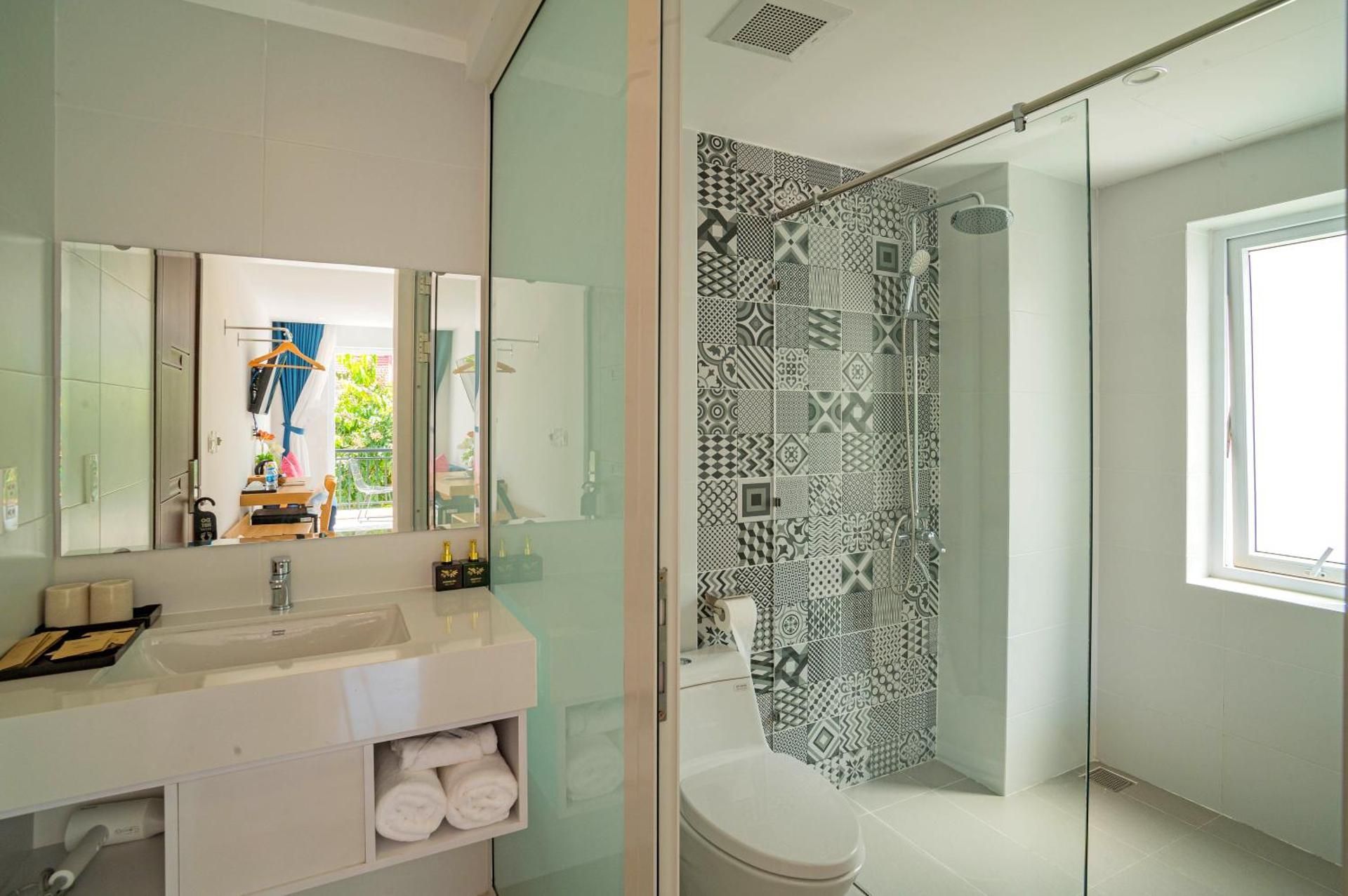 Deluxe Twin Room with Balcony