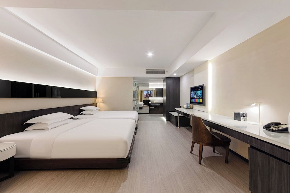 Family Quadruple Room, 2 Queen Beds
