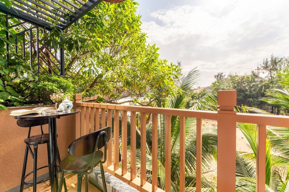 Deluxe Triple Room, Balcony, Garden View