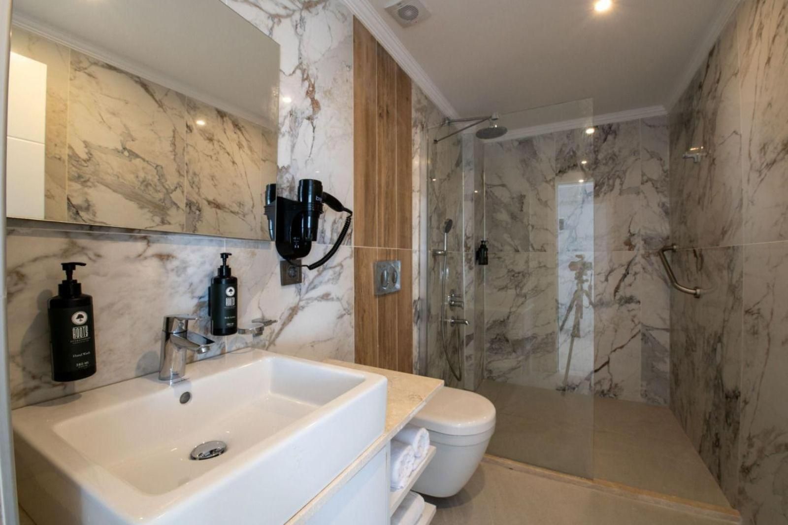 Ramada by Wyndham Fethiye Oludeniz Deluxe Room with Jetted Tub 2