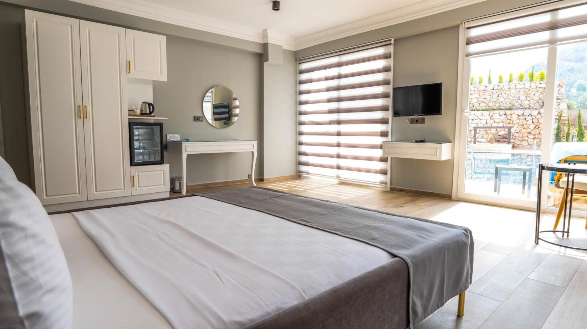 Deluxe Swim-Up Suite, Private Turkish Bath
