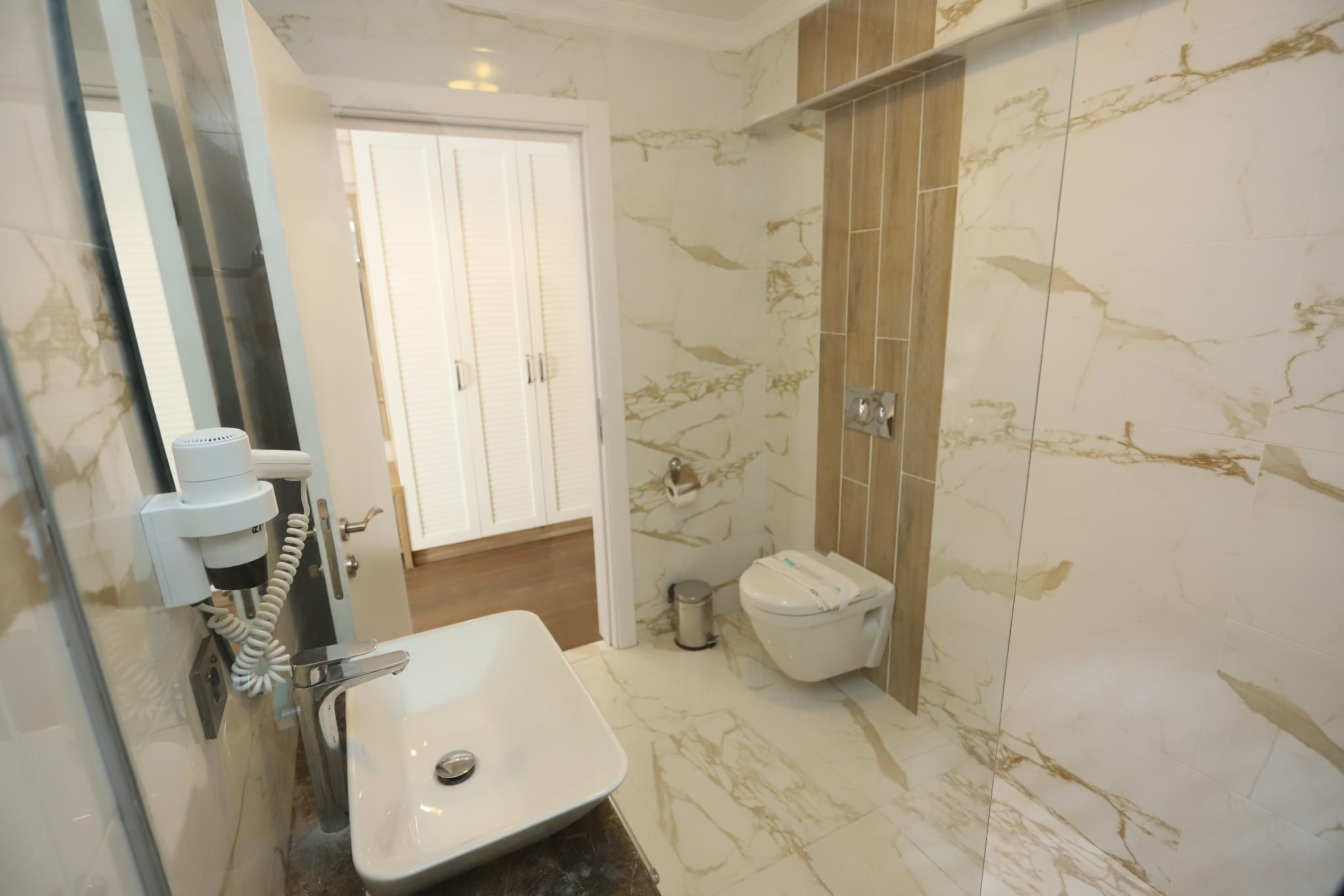 Standard Room, Land View