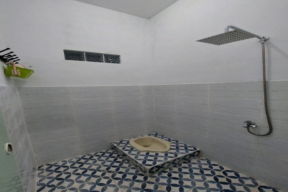 SPOT ON 93283 Sengon Kostel Syariah Basic Double Room 11