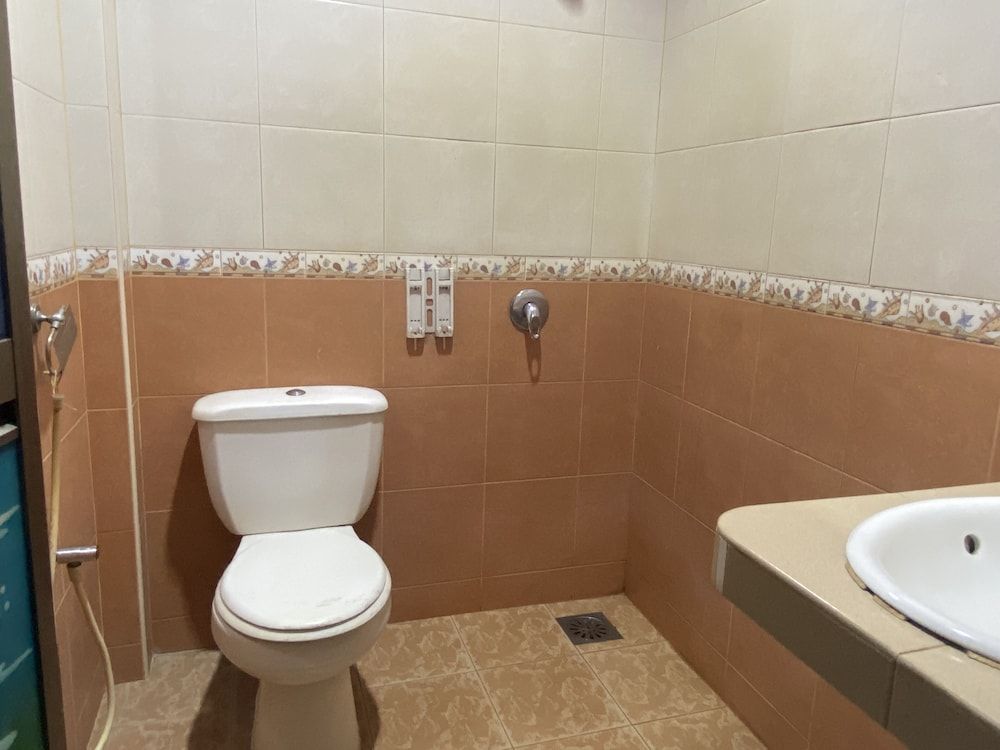 OYO 90896 Gold Hill Hotel Deluxe Double Room 3