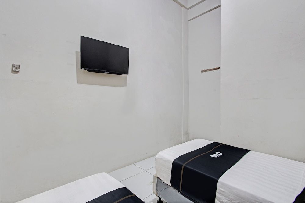 Capital O 93361 Dynasty Inn Syariah Standard Twin Room 8