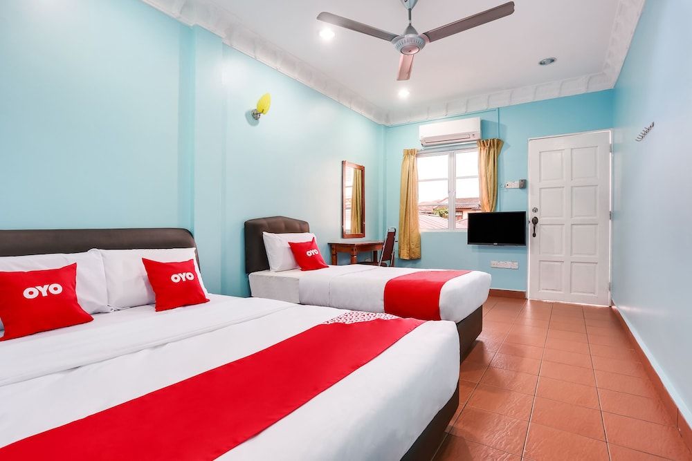 OYO 44094 Bangi Lanai Hotel Premier Suite 4