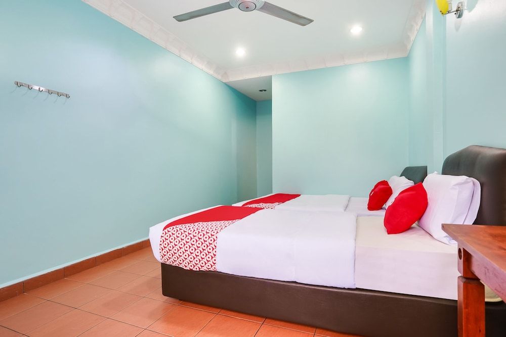OYO 44094 Bangi Lanai Hotel Premier Suite 3