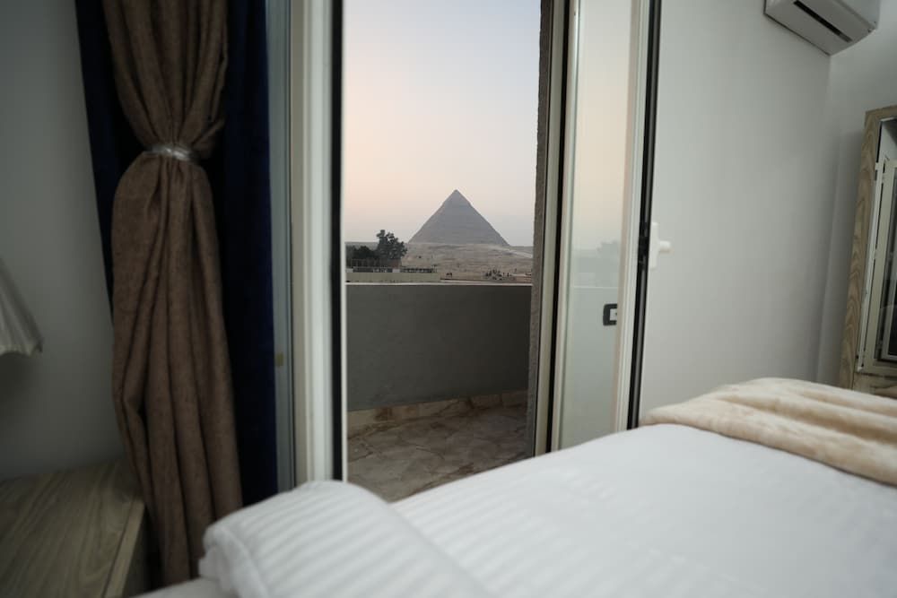Capital Of Pyramids Hotel Deluxe Double Room With Panoramic Pyramids View 7