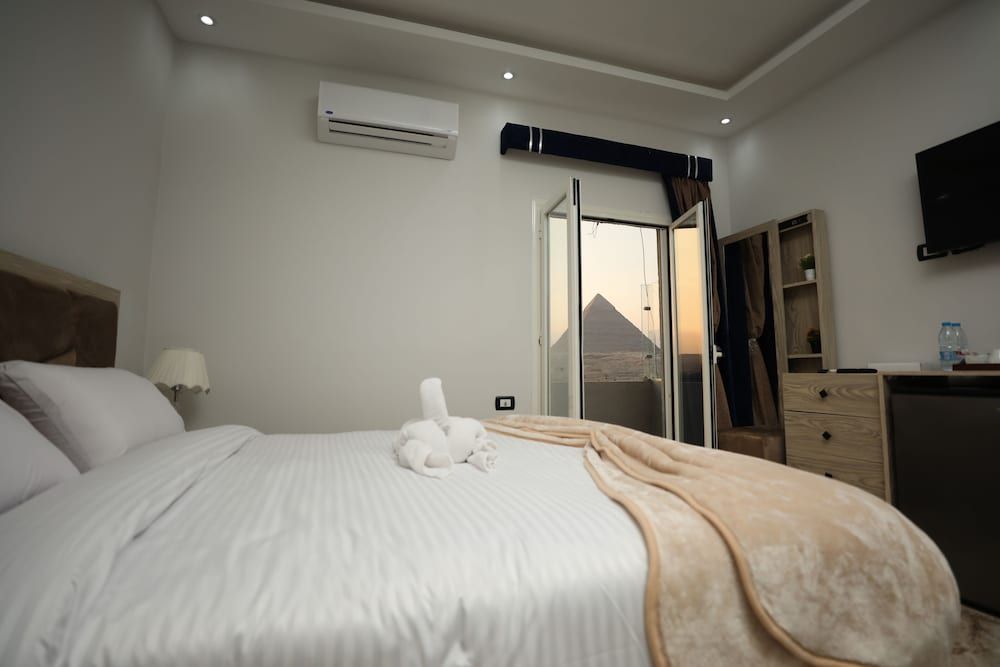 Capital Of Pyramids Hotel Deluxe Double Room With Panoramic Pyramids View 6