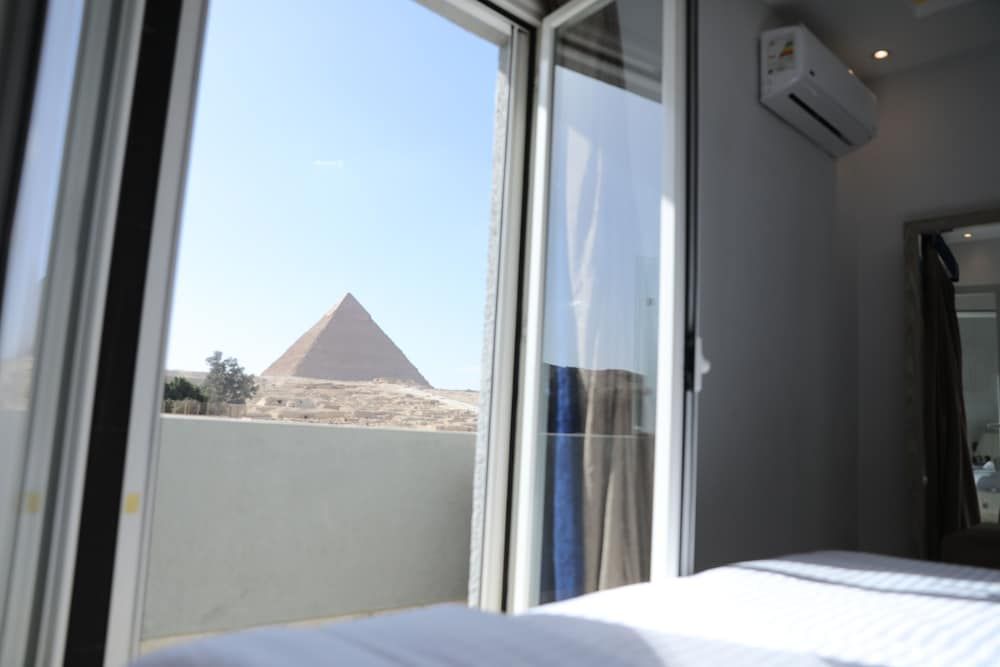 Capital Of Pyramids Hotel Deluxe Double Room With Panoramic Pyramids View 20