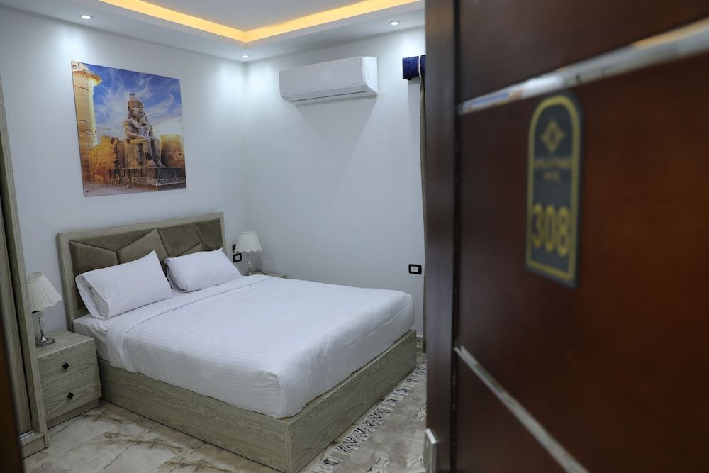 Capital Of Pyramids Hotel Deluxe Double Room With Panoramic Pyramids View 8