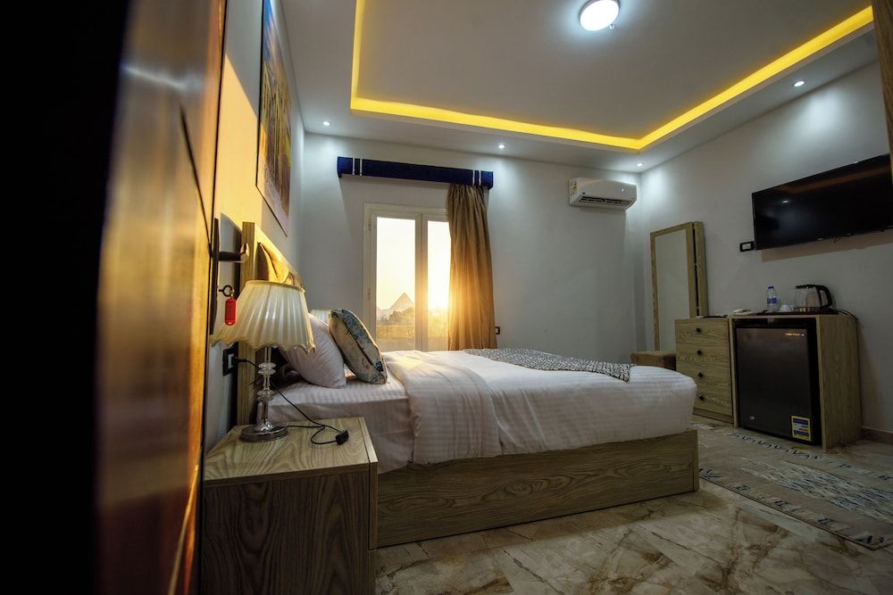 Capital Of Pyramids Hotel Deluxe Double Room With Panoramic Pyramids View 13